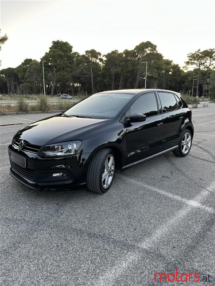 2014' Volkswagen Polo photo #6