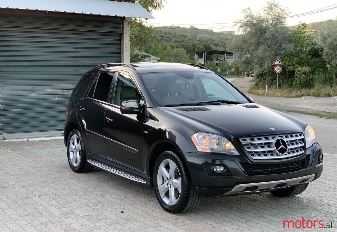 2010' Mercedes-Benz ML 320 photo #1