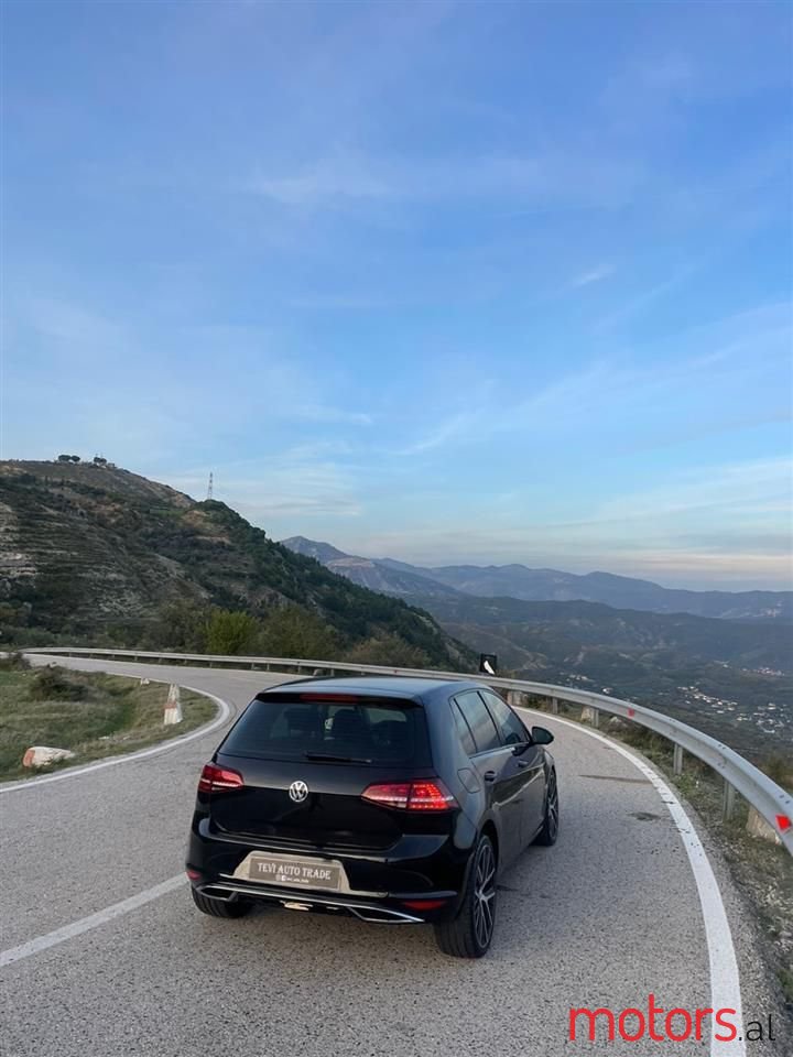 2013' Volkswagen Golf photo #3