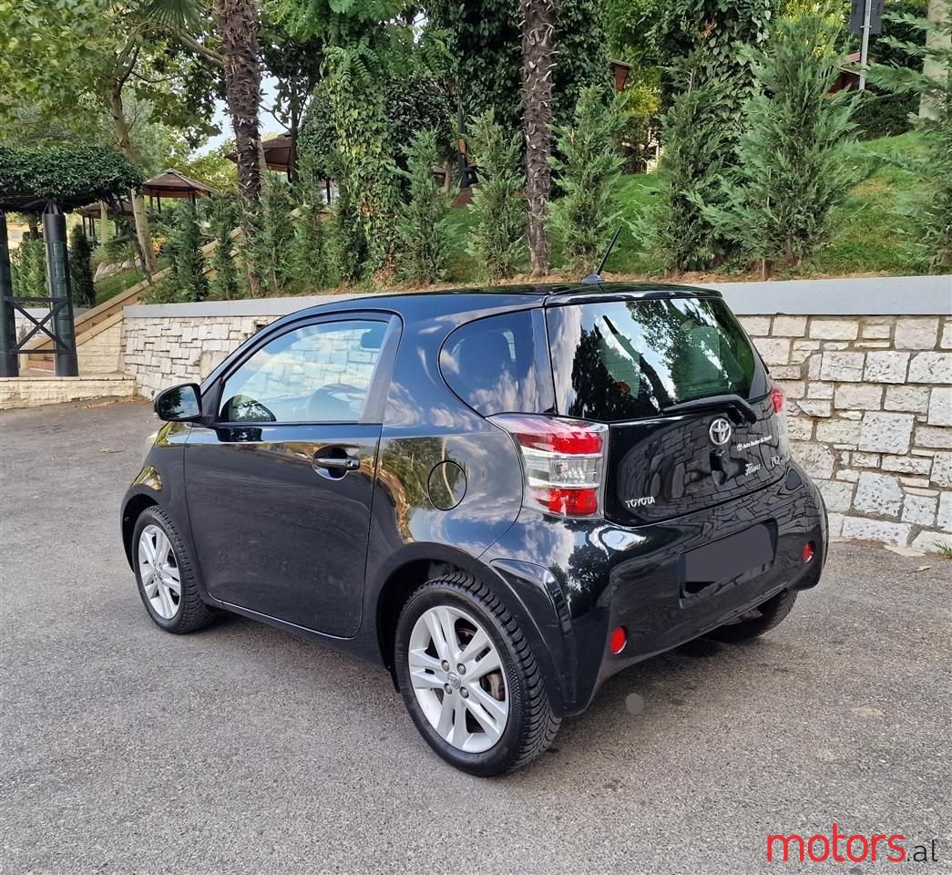 2010' Toyota iQ photo #6