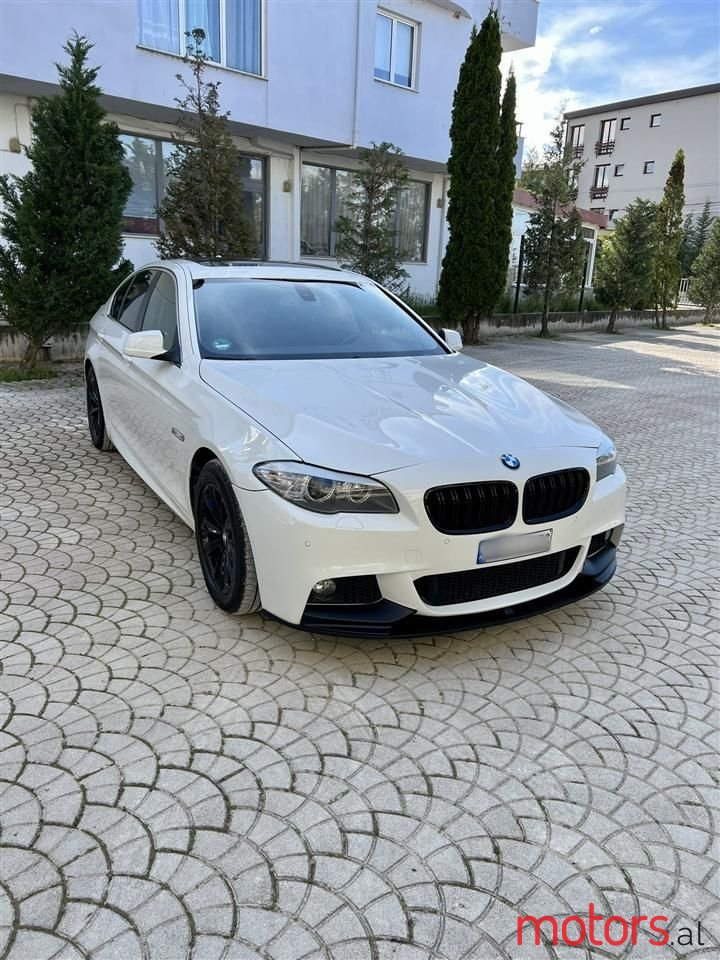 2011' BMW 525 photo #1