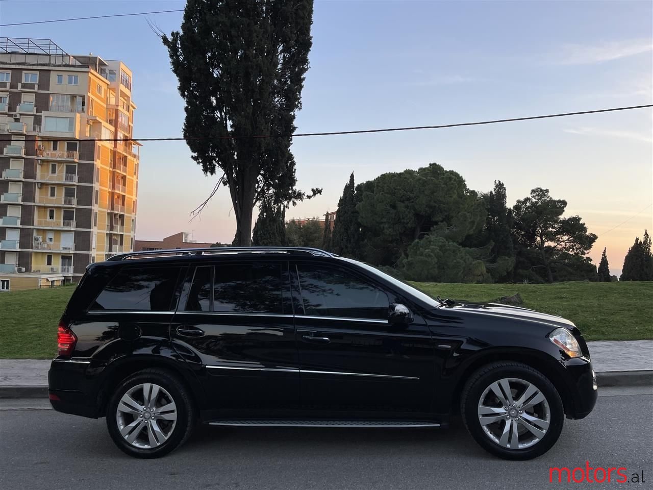 2011' Mercedes-Benz GL 350 photo #3