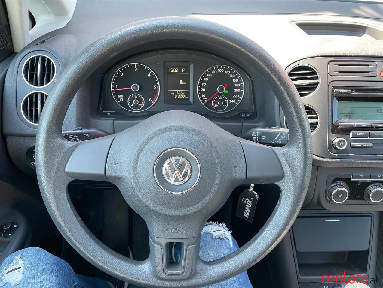 2010' Volkswagen Golf Plus photo #2