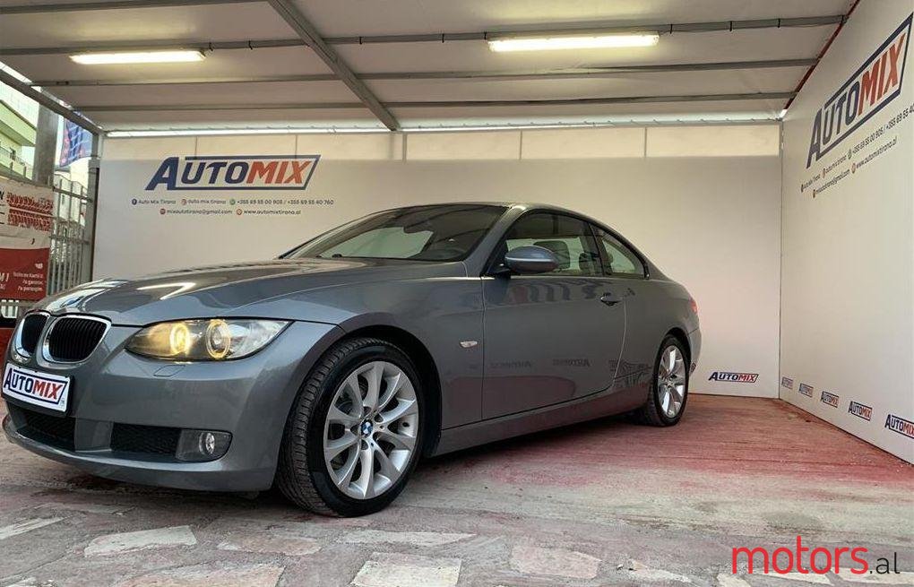 2009' BMW 320 photo #1