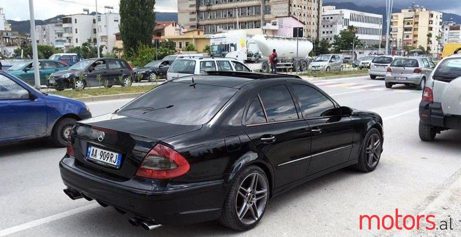 2004' Mercedes-Benz E 320 photo #2