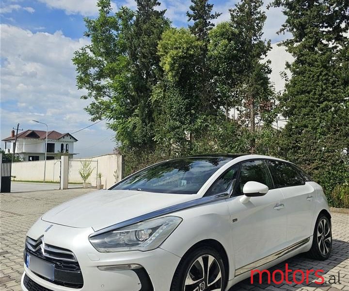 2014' Citroen DS5 photo #1