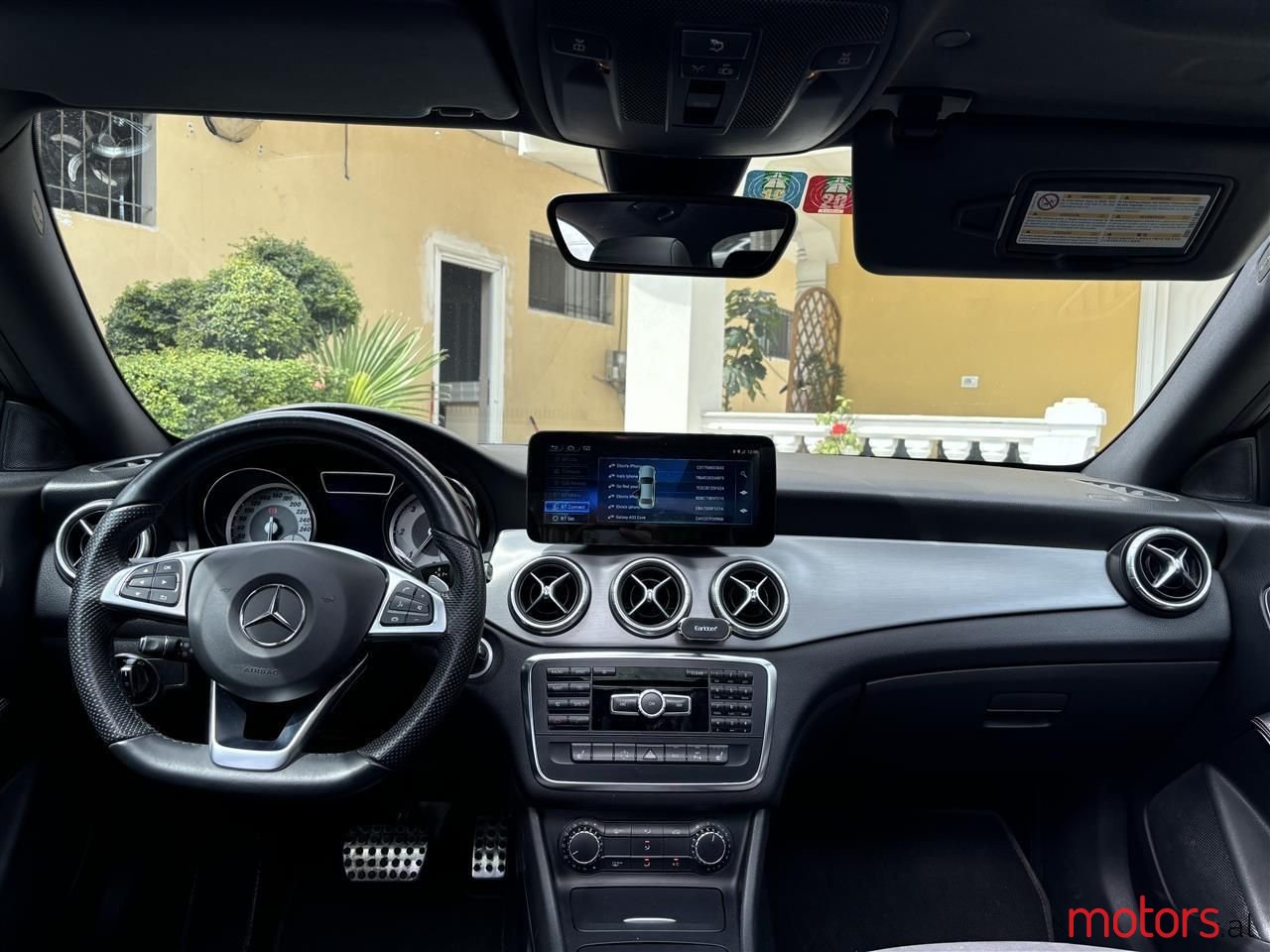 2013' Mercedes-Benz CLA 250 photo #2