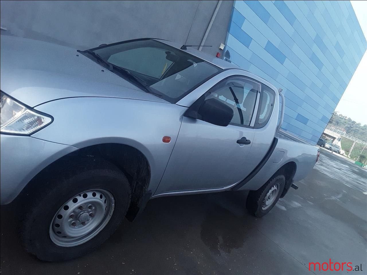 2010' Mitsubishi L200 photo #2