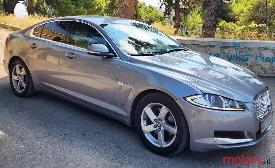 2012' Jaguar XF photo #4