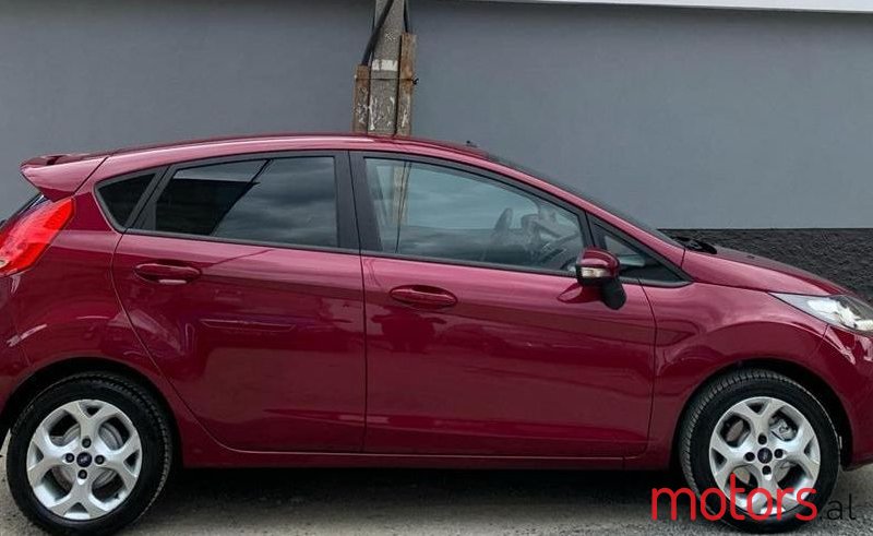 2009' Ford Fiesta photo #2