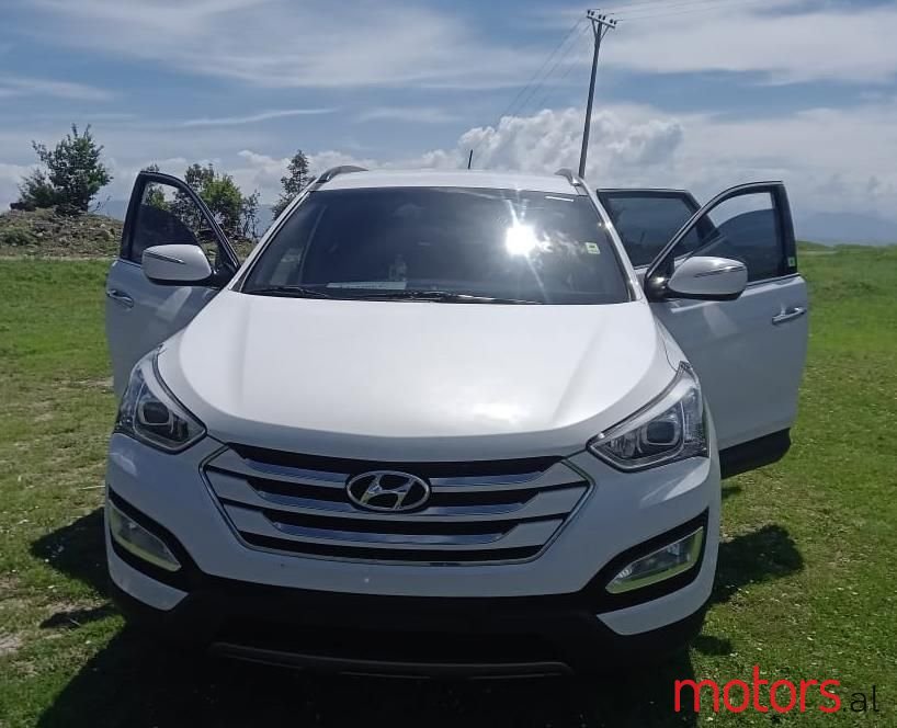 2013' Hyundai Santa Fe photo #4