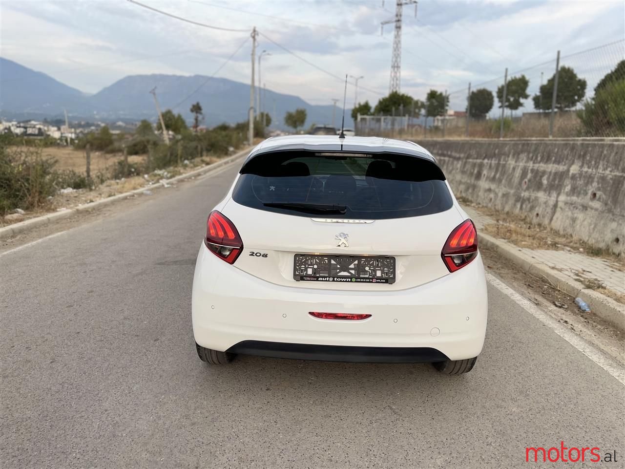 2018' Peugeot 208 photo #6