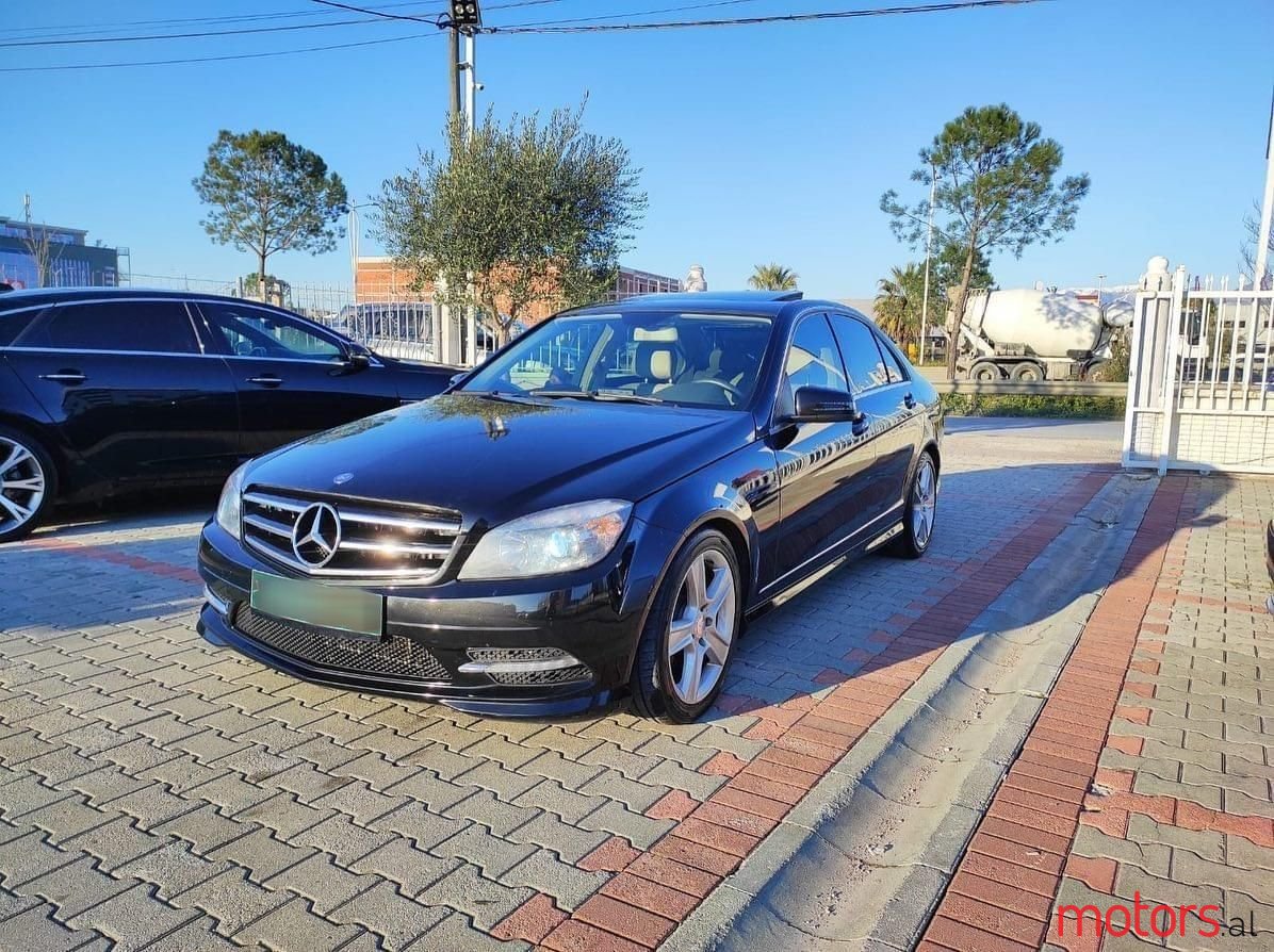 2011' Mercedes-Benz C 300 photo #4