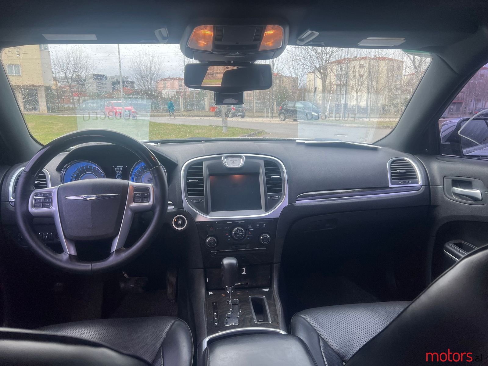 2014' Chrysler 300C photo #5