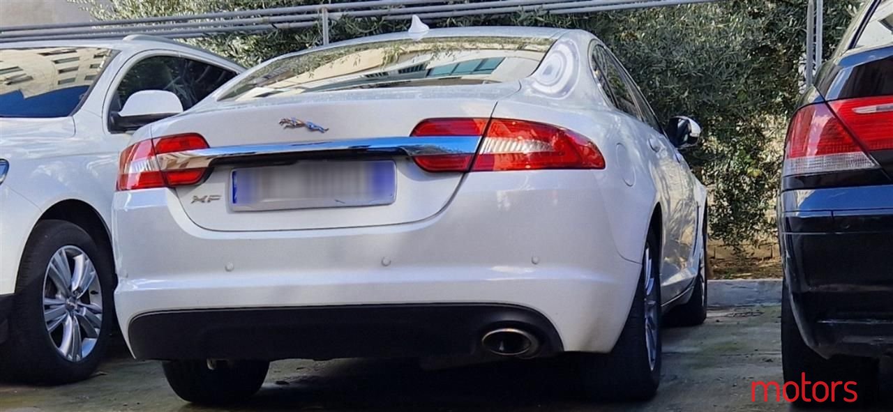 2014' Jaguar XF photo #6