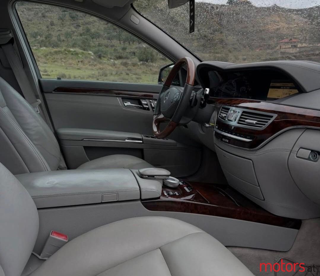 2011' Mercedes-Benz S 350 photo #4