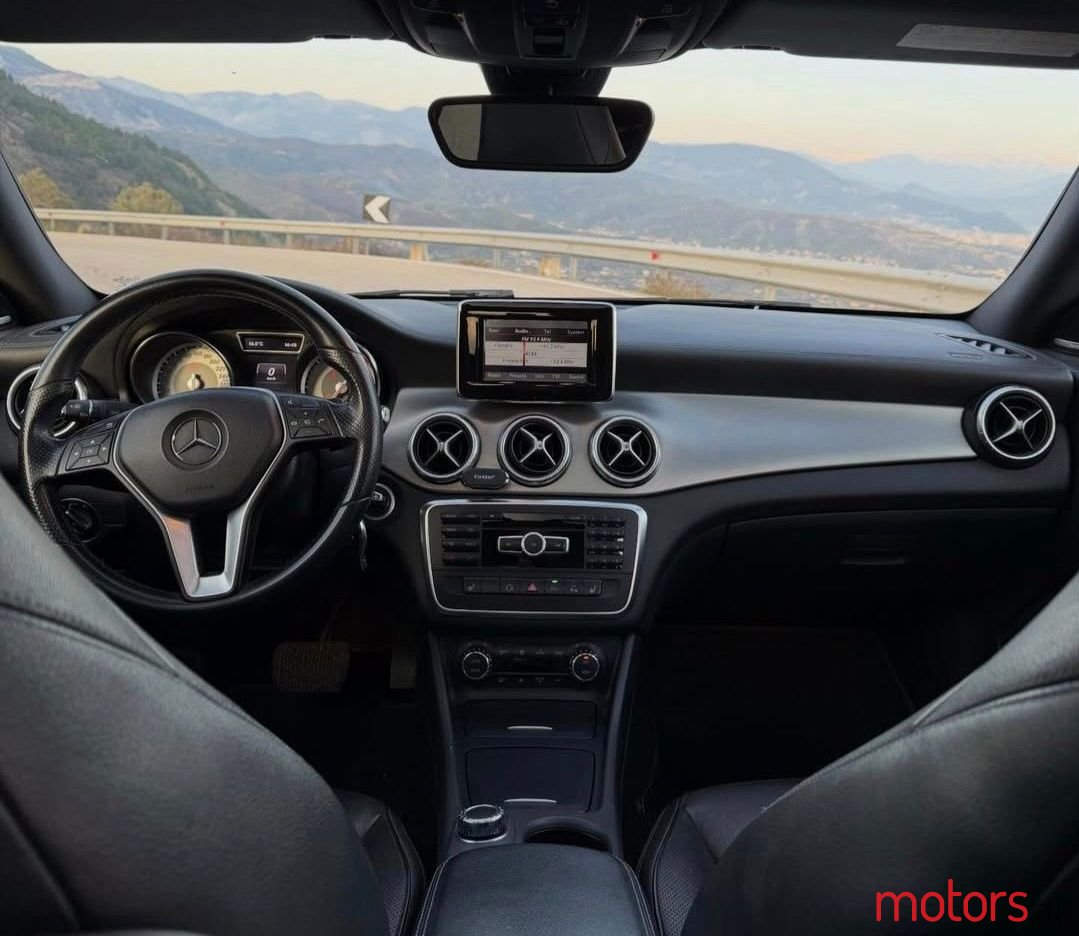 2014' Mercedes-Benz CLA 250 photo #4