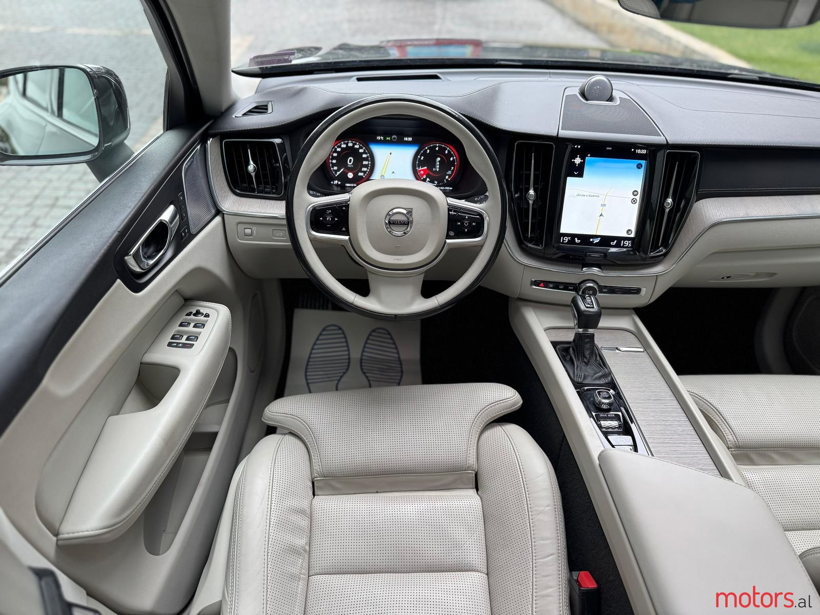 2019' Volvo Xc 60 photo #2