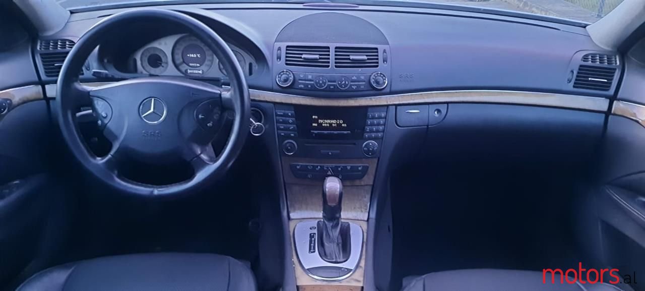 2005' Mercedes-Benz E 220 photo #4