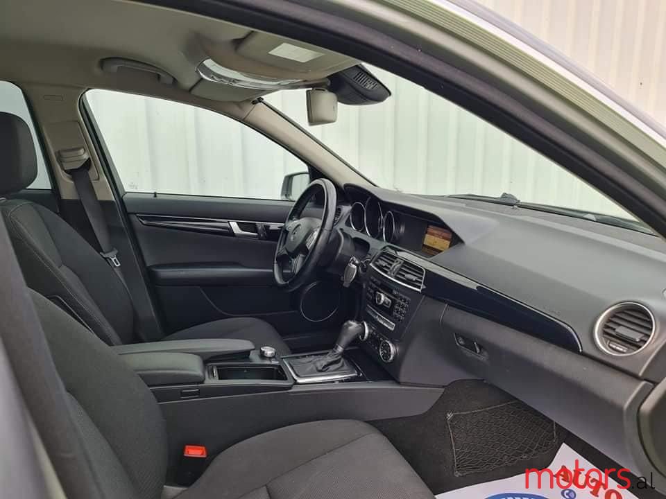 2011' Mercedes-Benz C 200 photo #5