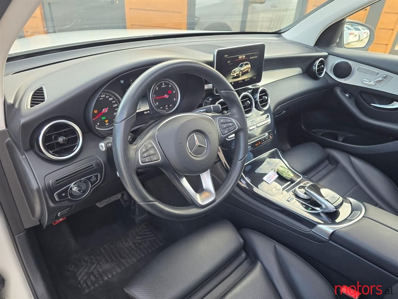 2018' Mercedes-Benz GLC 220 photo #6