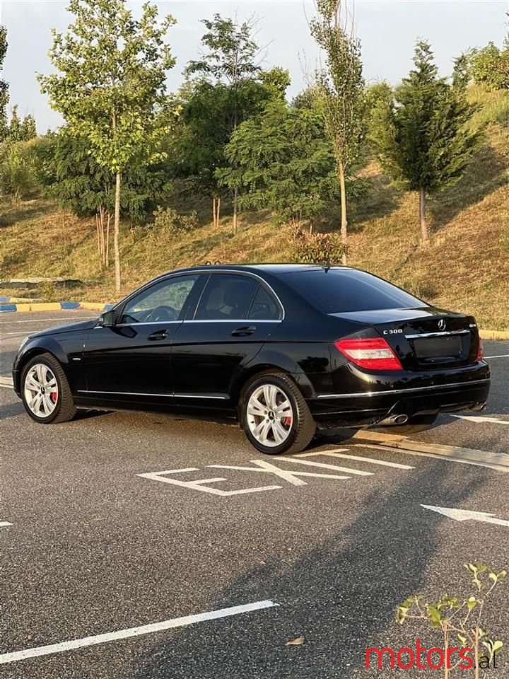 2010' Mercedes-Benz C 300 photo #2
