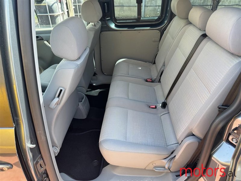 2010' Volkswagen Caddy photo #3