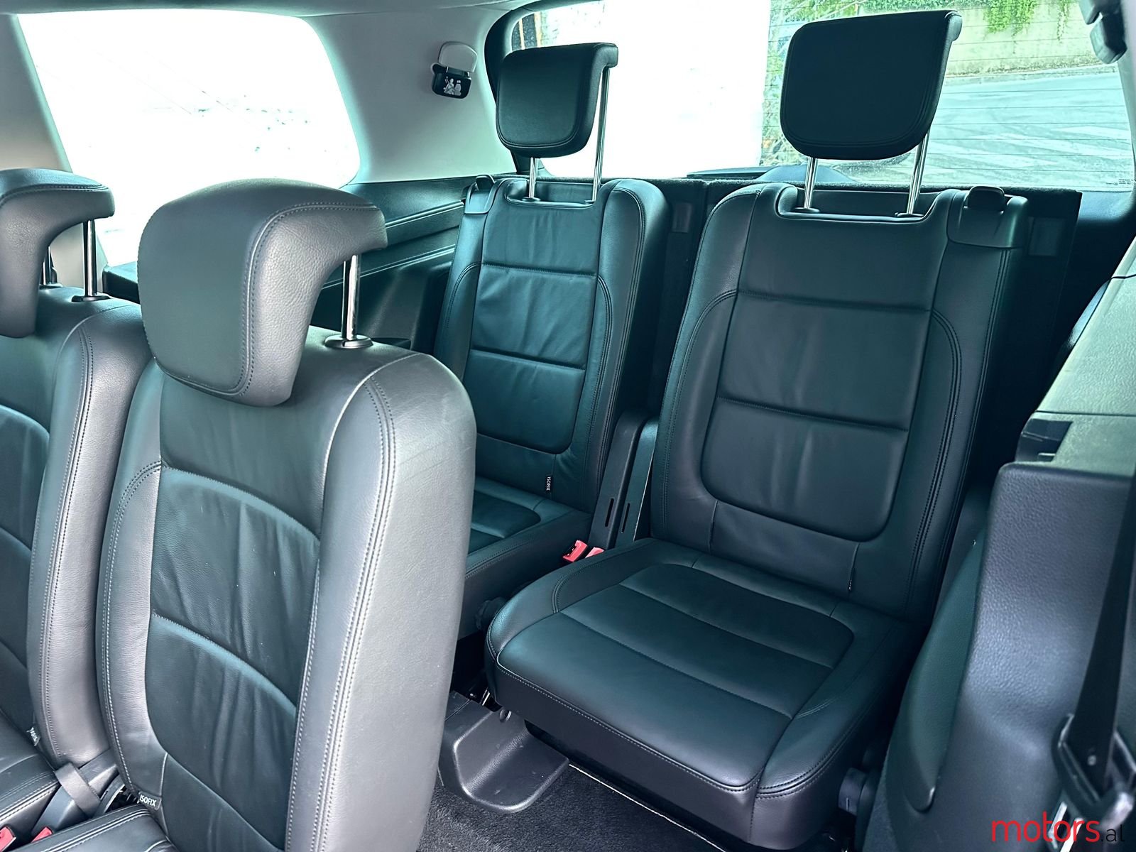 2011' Volkswagen Sharan photo #4