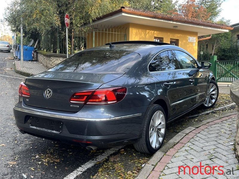 2014' Volkswagen Passat photo #5