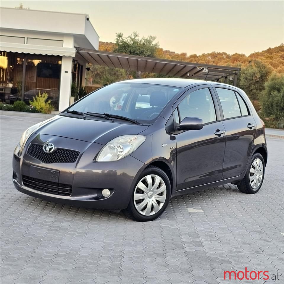 2008' Toyota Yaris photo #2