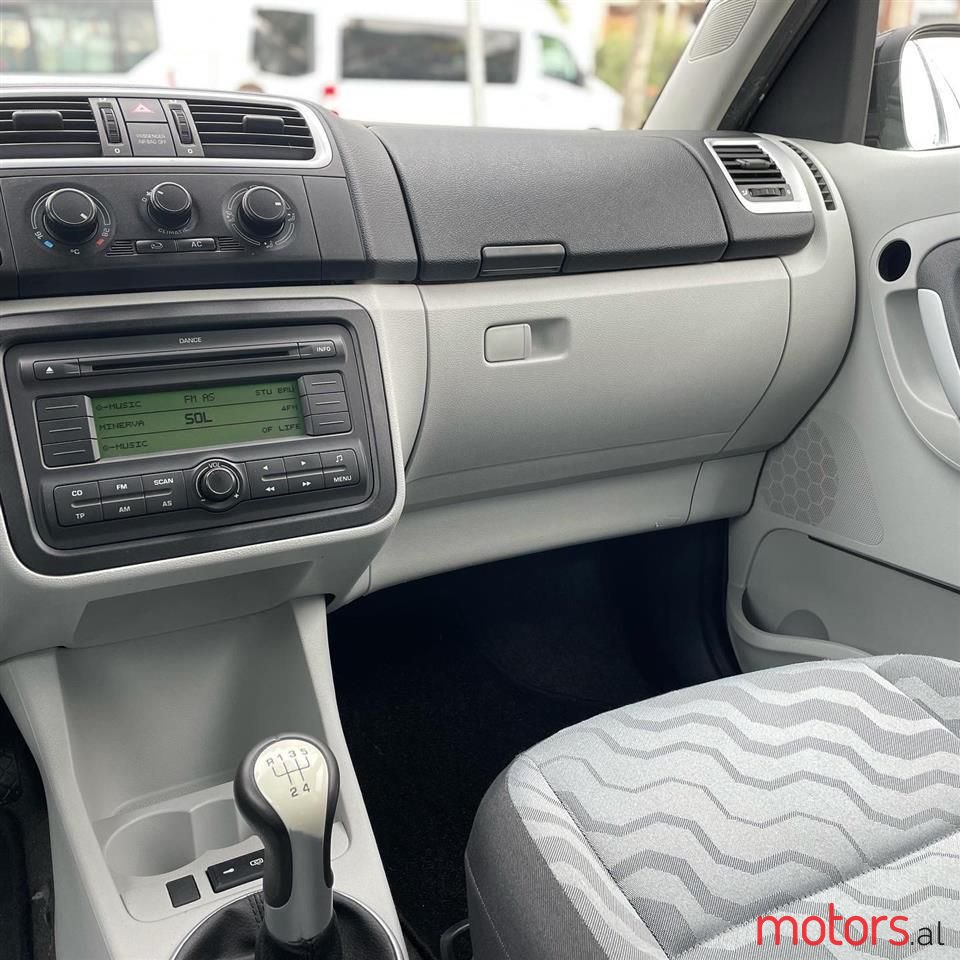 2007' Skoda Roomster photo #6