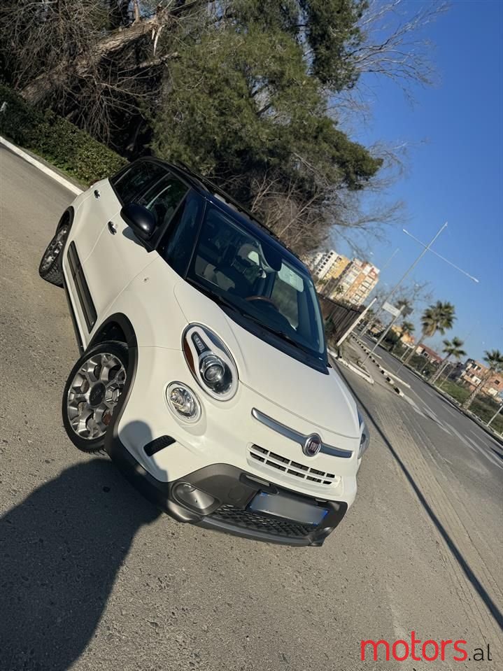 2014' Fiat 500L Trekking photo #3