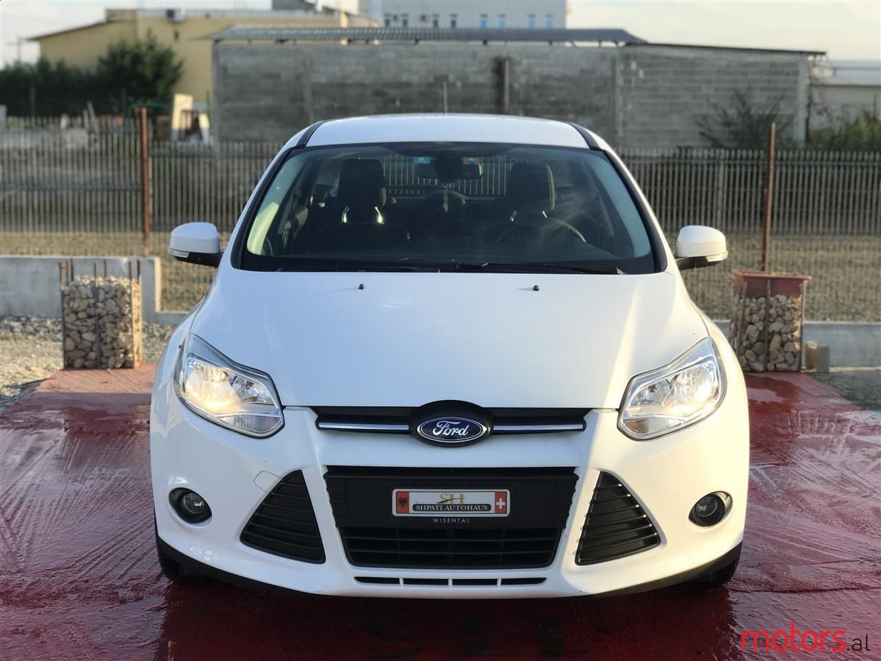 2011' Ford Focus photo #5