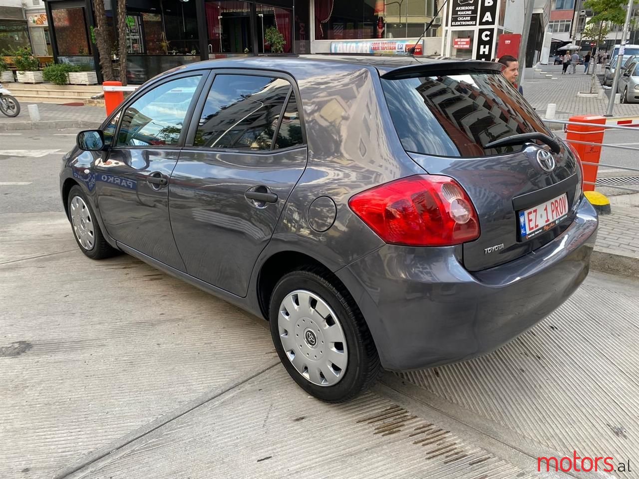 2007' Toyota Auris photo #2