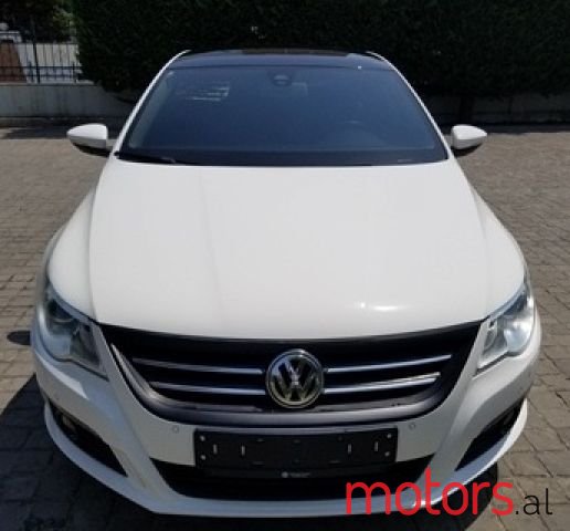 2010' Volkswagen Passat photo #1