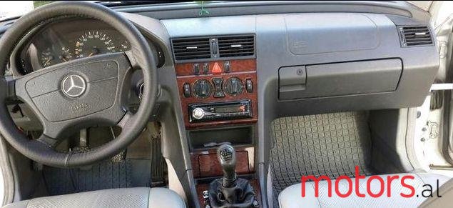 2000' Mercedes-Benz C-Class photo #1