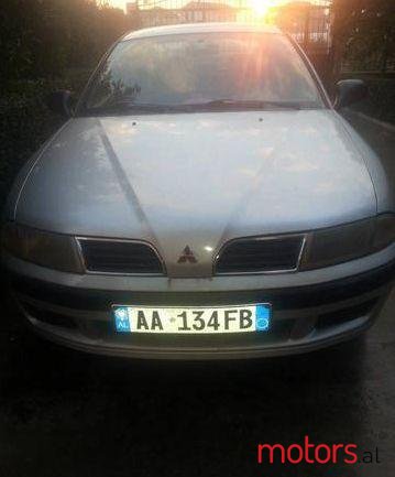 2000' Mitsubishi Carisma photo #1