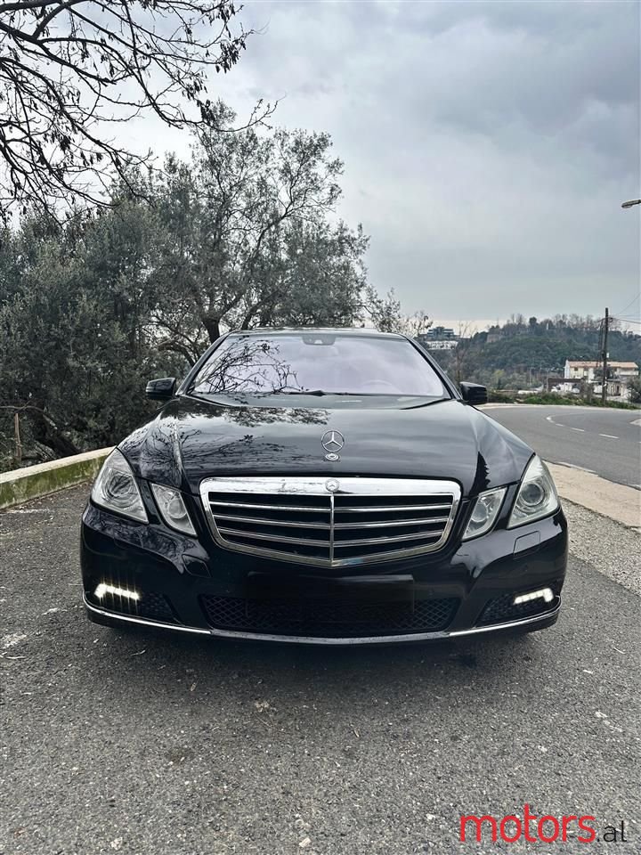 2009' Mercedes-Benz 220 photo #1