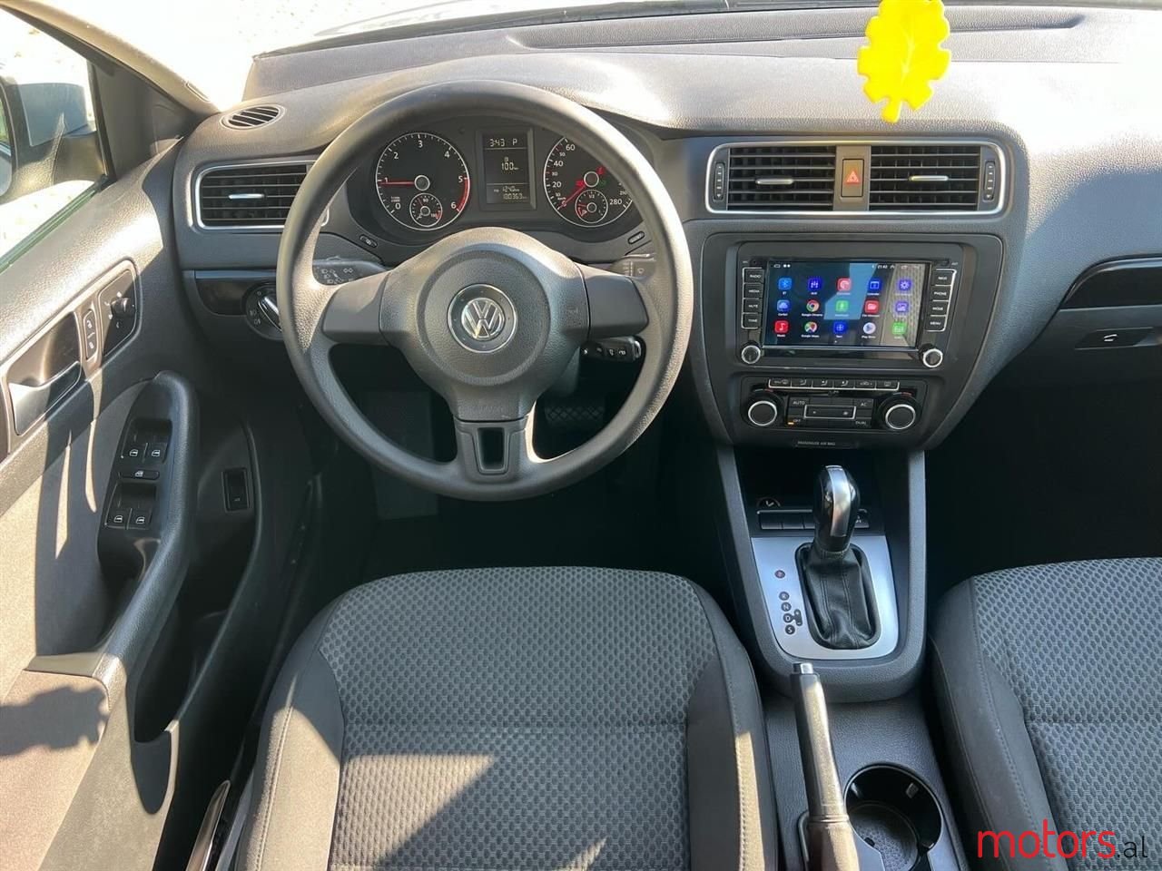 2012' Volkswagen Jetta photo #6