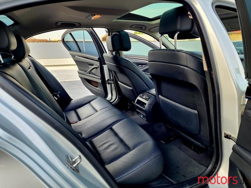 2012' BMW 520 photo #4