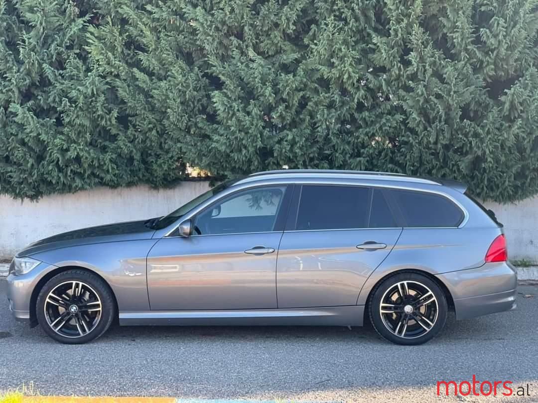 2011' BMW 320 photo #3