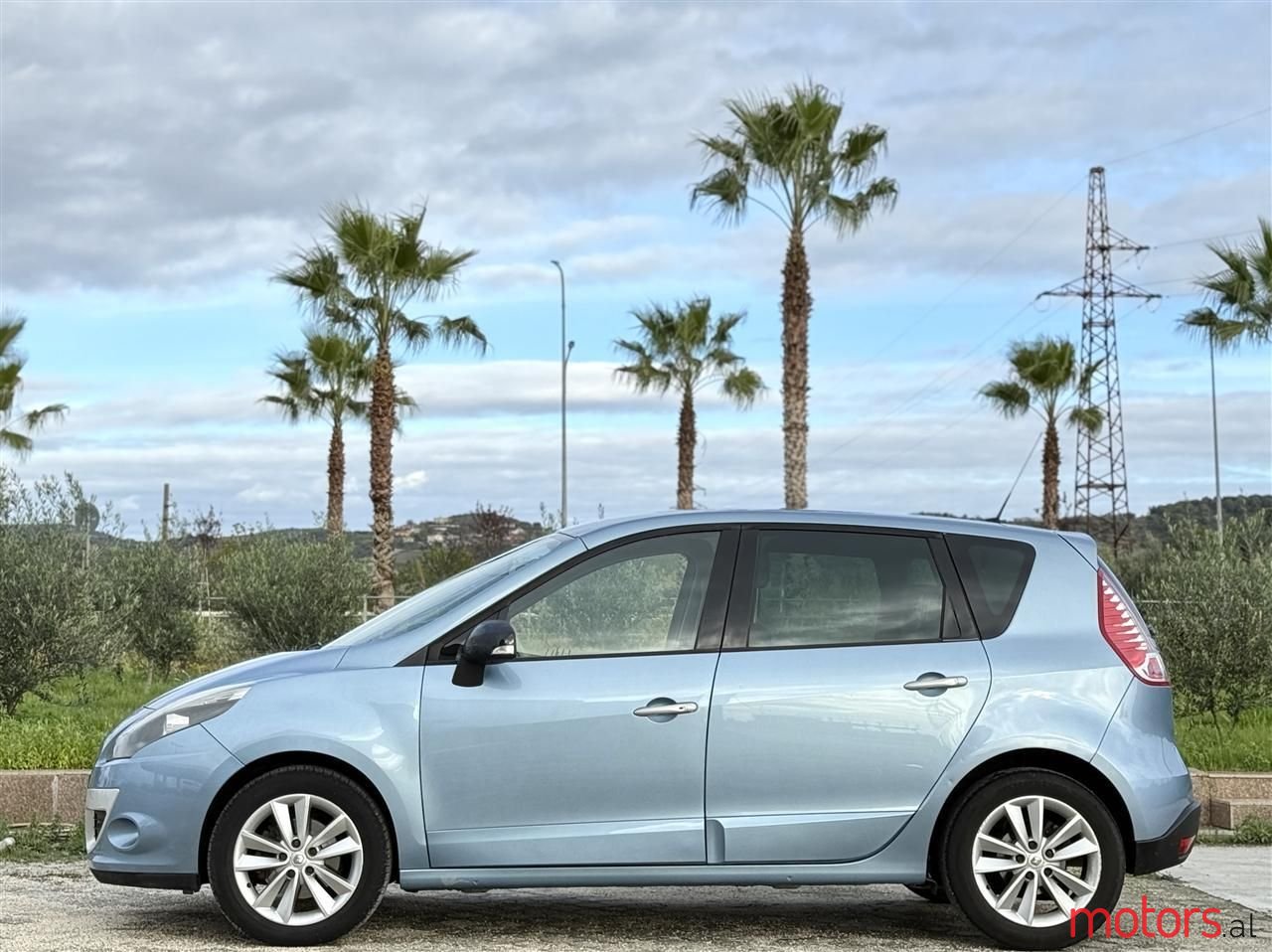 2012' Renault Scenic photo #5