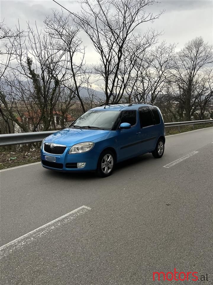 2008' Skoda Roomster photo #2