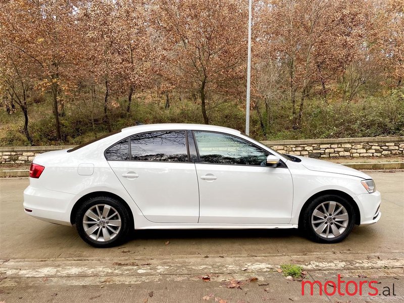 2015' Volkswagen Jetta photo #6