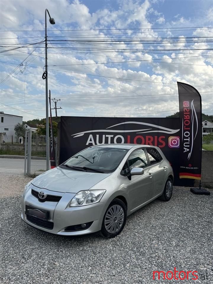 2008' Toyota Auris photo #2