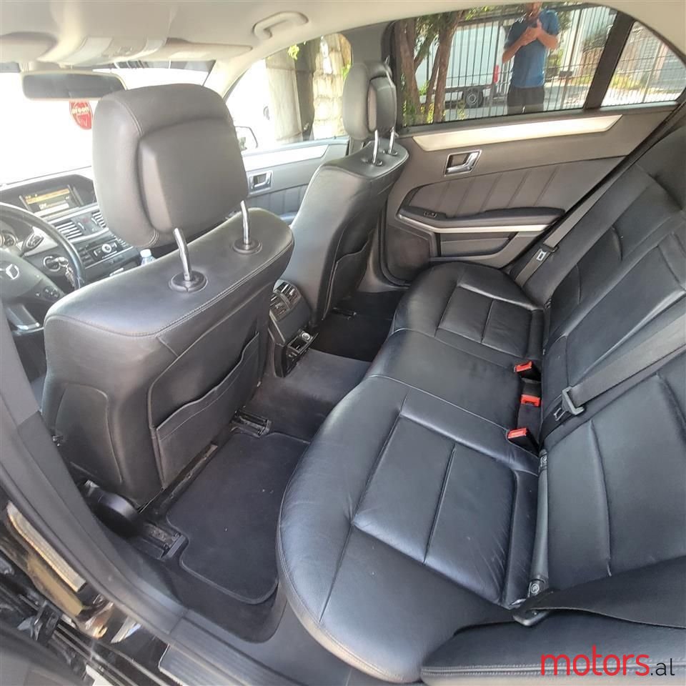 2011' Mercedes-Benz E 350 photo #5