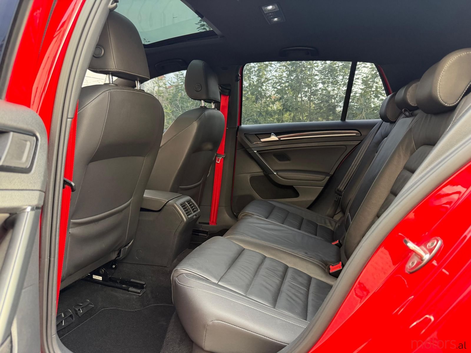 2015' Volkswagen Golf photo #3