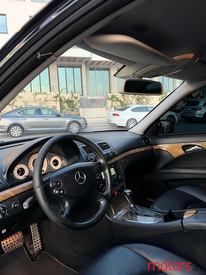 2007' Mercedes-Benz E 200 photo #2