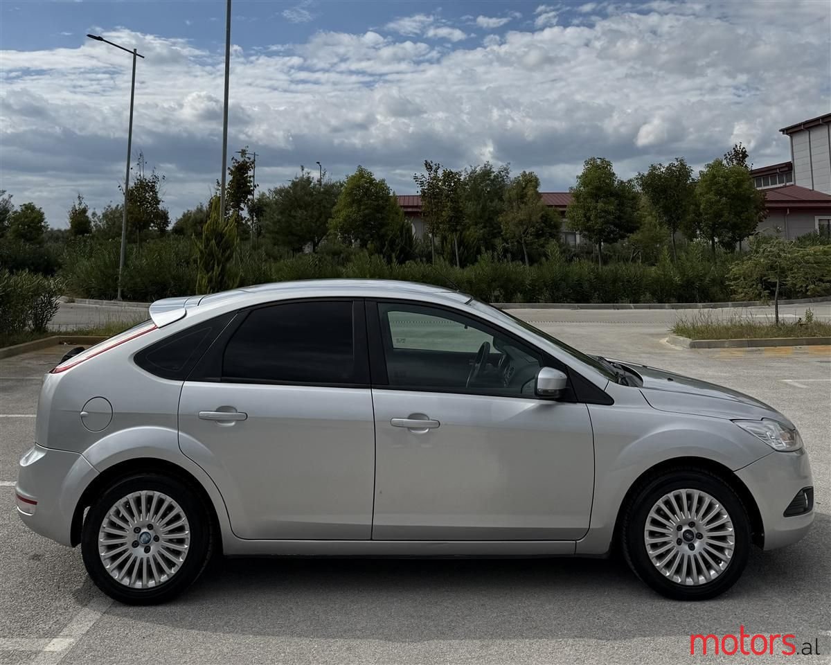 2010' Ford Focus photo #5