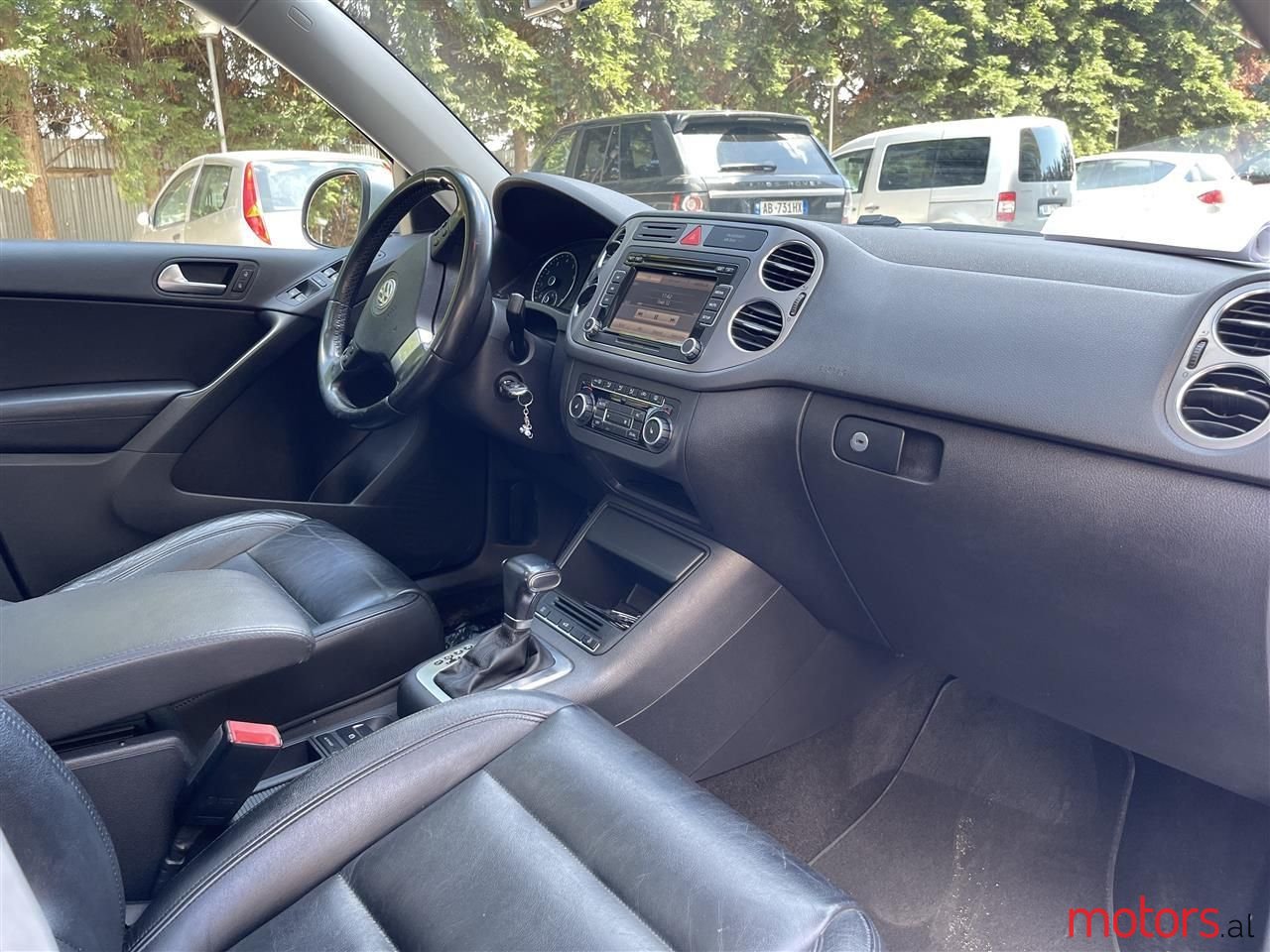 2012' Volkswagen Tiguan photo #1